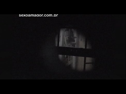 ❤️ Si Blondie ay lihim na nakunan ng video ng isang voyeur ng kapitbahayan na nakatago sa likod ng mga guwang na brick ❤ Russian porn sa porn tl.4k-porno.ru ☑